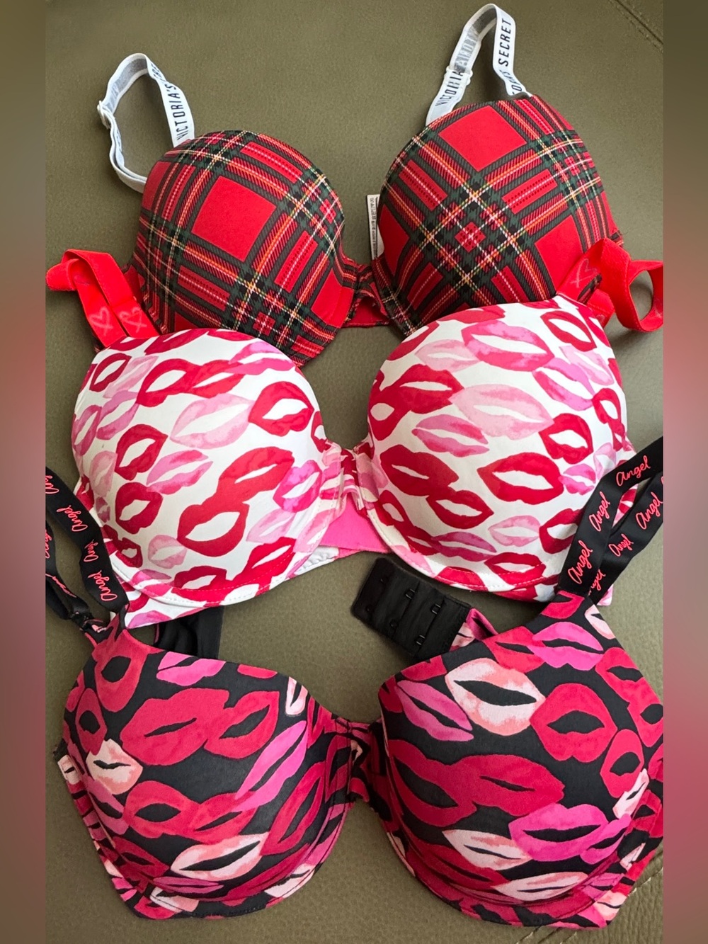Victoria's Secret Red Plaid & Pink Lip Print Bra Set